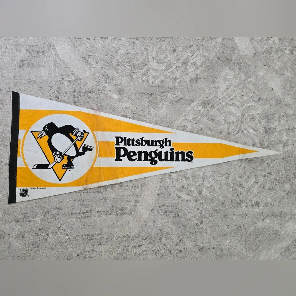 Vintage 1988 NHL Hockey Pittsburgh Penguins Felt Pennant